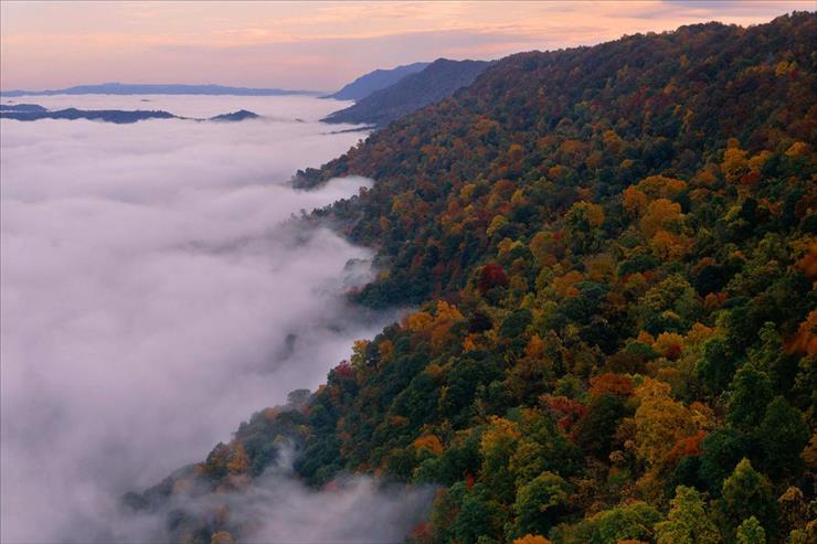 Tapety - Autumn Vista, 12 OClock Overlook, Kingdom Come State Park, Kentucky.jpg