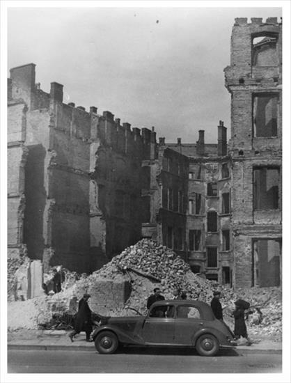 Okupowana Warszawa - 1939-1944 Warszawa w latach okupacji 00093.jpg